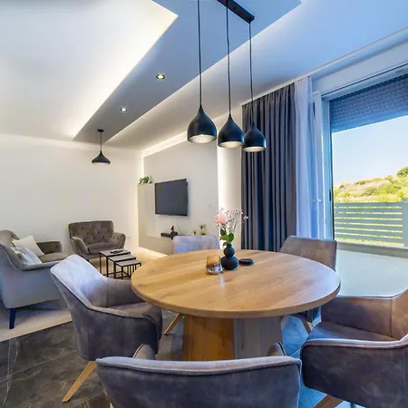 Riela Apartment *